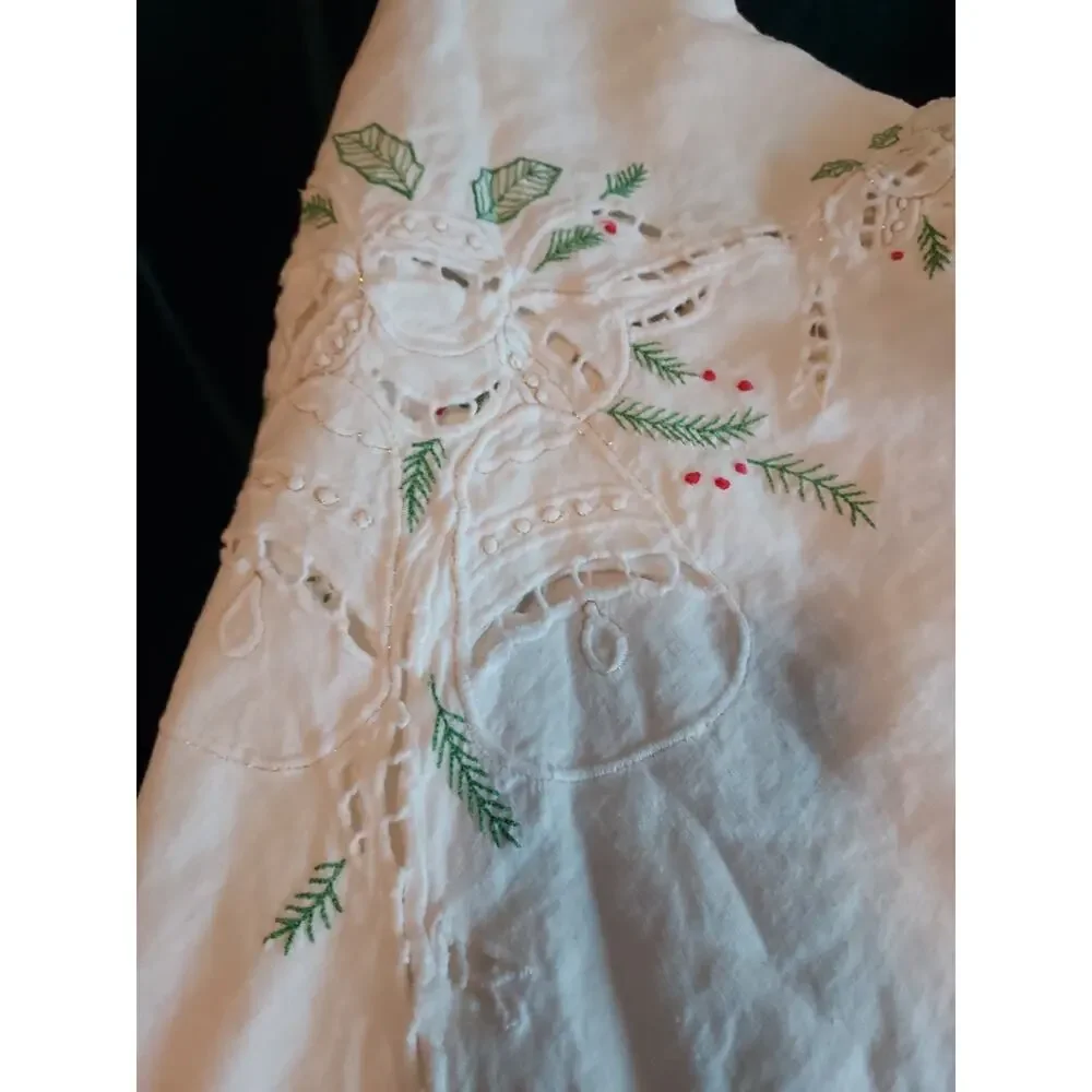 Tablecloth + 8 napkins Set of Linens Christmas White cutwork 60